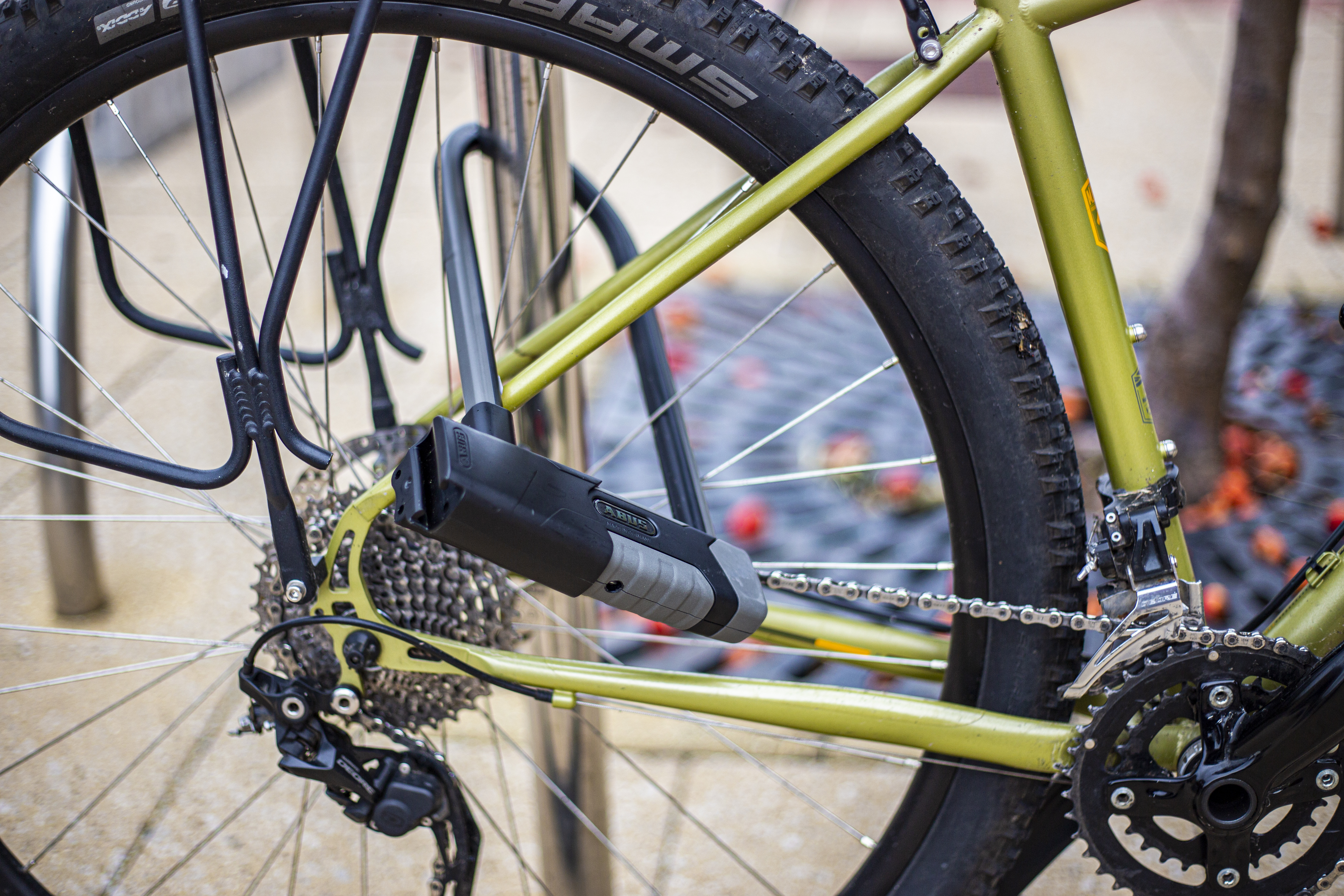 Bicycle back store wheel locked up